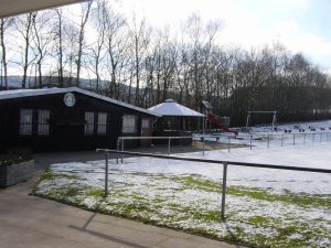 Schutzhütte, Grillhütte, und Kinderspielplatz