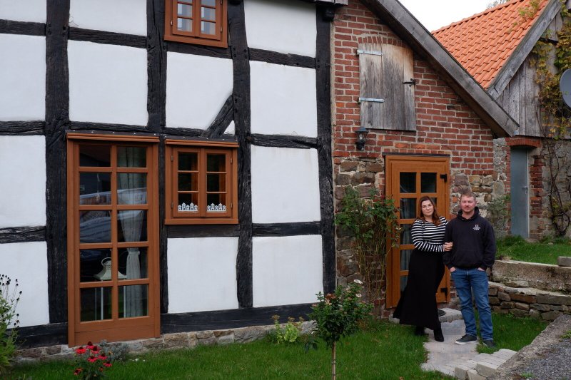 Anna und Nick Fleischfresser öffnen die Türen zu ihrem Denkmal in Lüdenhausen